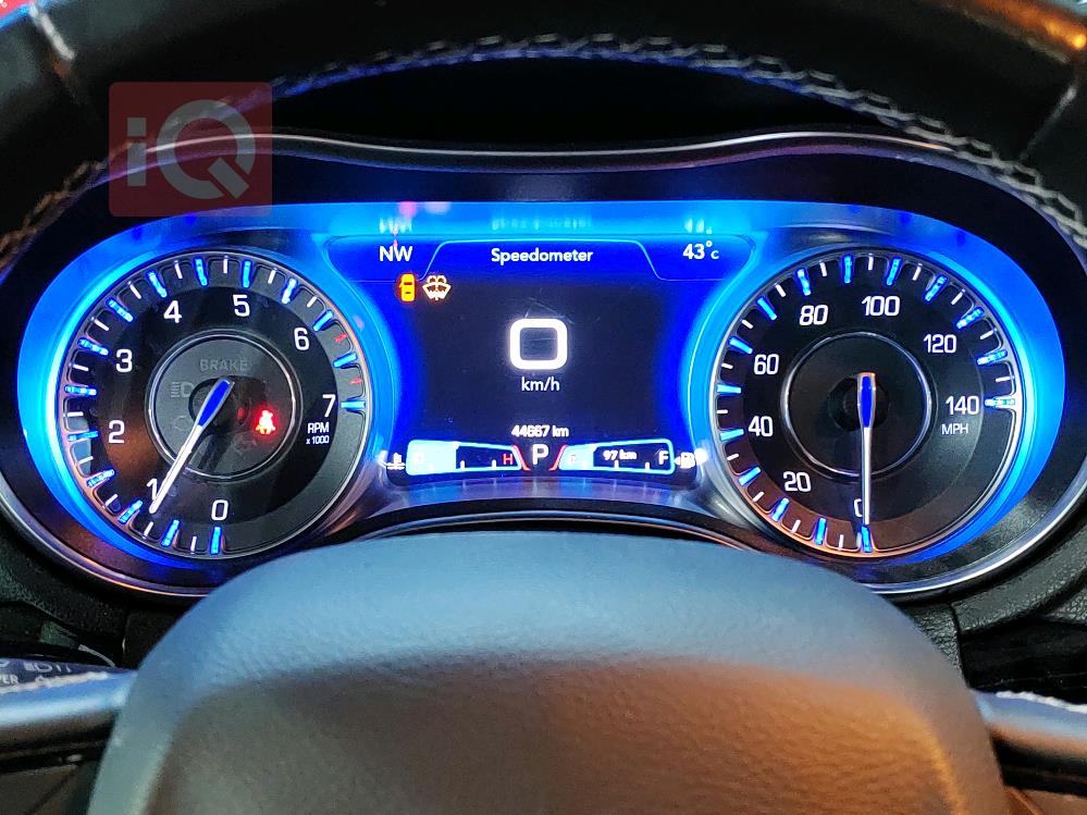 کرایسلەر 300